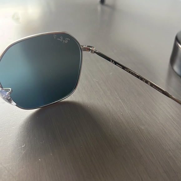 RayBan “JIM” RB 3694 - Picture 2 of 4